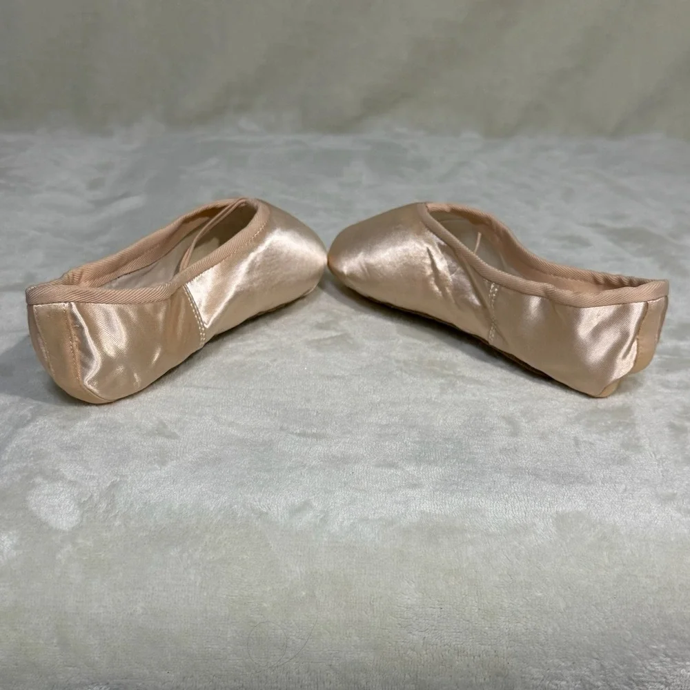 Nikolay Triumph Classic Pointe Shoes Shank Medium Width 4X Ballet Girls Size 3